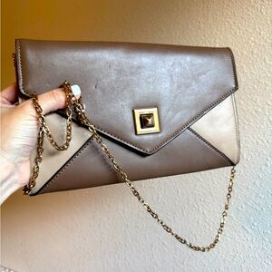 Urban Expression clutch with chain